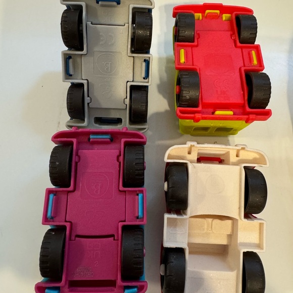 B. Toys Bundle - Picture 5 of 5